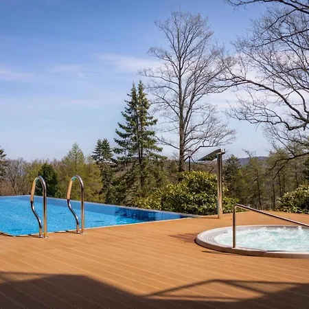 Gorska Odnowa Park شكلارسكا بوريبا